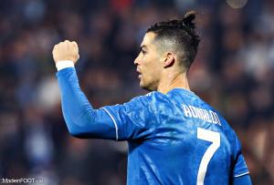 Cristiano Ronaldo inscrit un deuxième but face à l'OL.