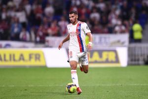 Aouar avec le ballon