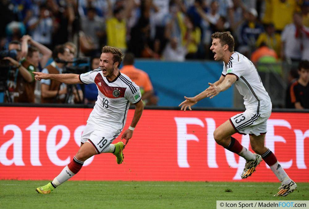 Götze prend du bon temps à Paris avec sa compagne