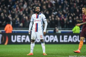 Alexandre Lacazette est sous contrat avec l'OL jusqu'en 2019.