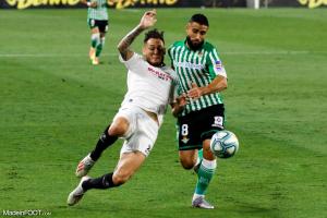 Nabil Fekir ici au duel avec Lucas Ocampos