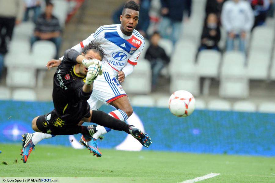 Lacazette veut rester à Lyon