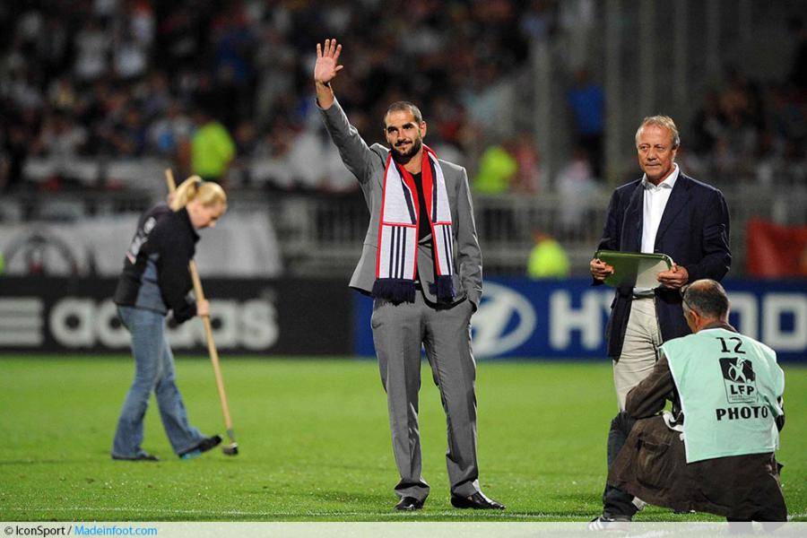 Lisandro Lopez, lors de son départ de l'OL.