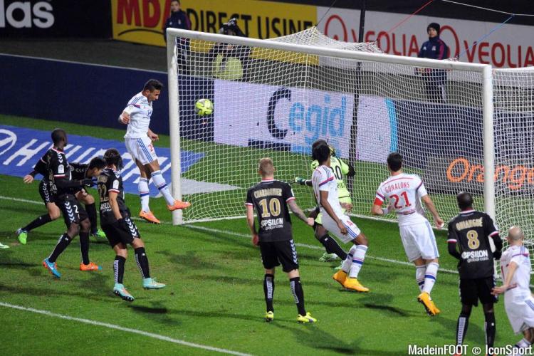 Anciens - Cet ancien attaquant pourrait faire son retour à l'OL !