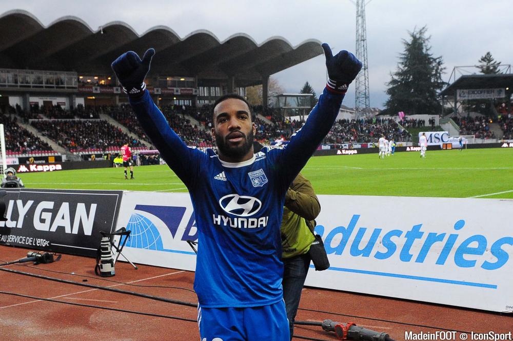 Lacazette se sent bien à l'Olympique Lyonnais et n'envisage pas un départ