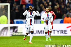 Déjà pisté par l'Atlético, Lacazette serait aussi suivi par l'AC Milan
