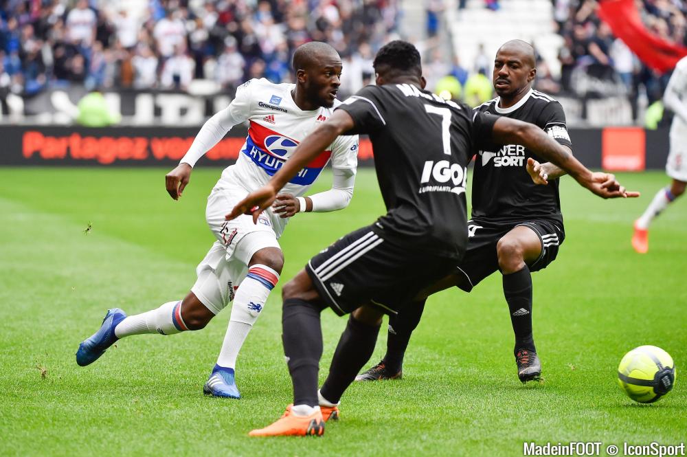 Tanguy Ndombele (OL) est dans les petits papiers du PSG.