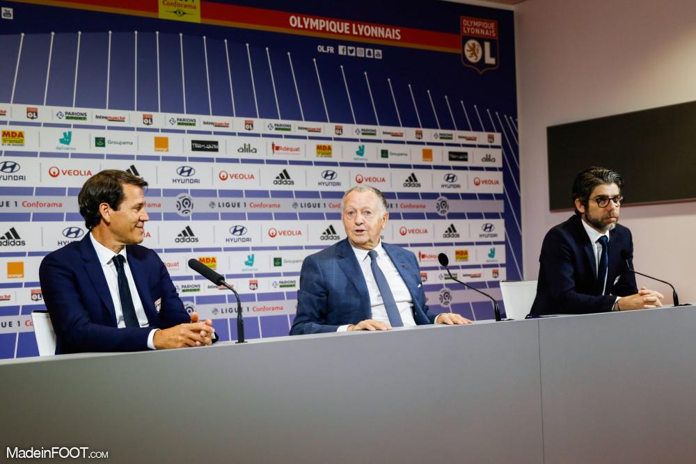 Rudi Garcia, l'entraîneur de l'Olympique Lyonnais, ici aux côtés de Jean-Michel Aulas et Juninho.