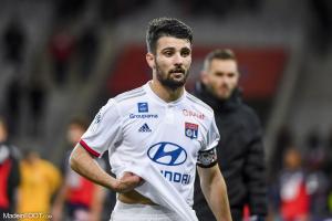 Léo Dubois répond à l'interêt du PSG