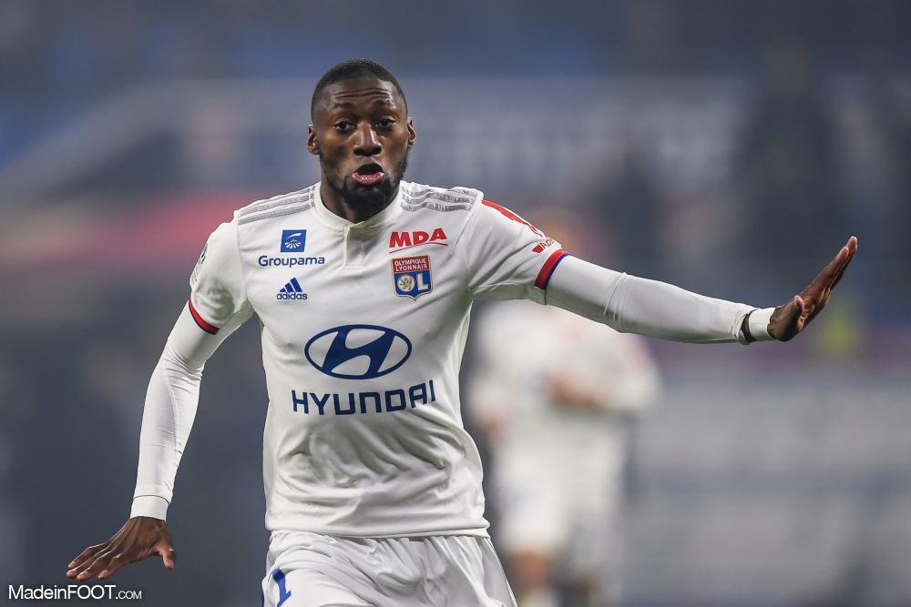 Toko Ekambi reste à Lyon