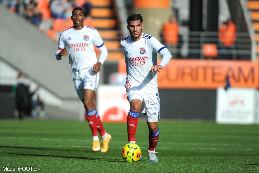 Houssem Aouar, le milieu de terrain de l'OL.