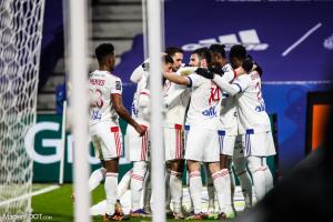 Les joueurs lyonnais célébrant un but