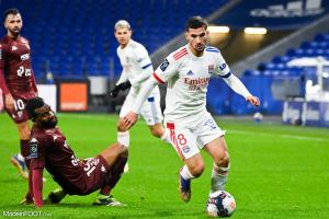 Houssem Aouar, le milieu de terrain de l'OL.