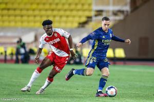 Maxence Caqueret a écopé d'un match ferme de suspension après son rouge lors d'ASM - OL