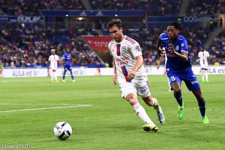 Mercato - Nicolas Tagliafico démonte les rumeurs qui l'envoient loin de l'OL