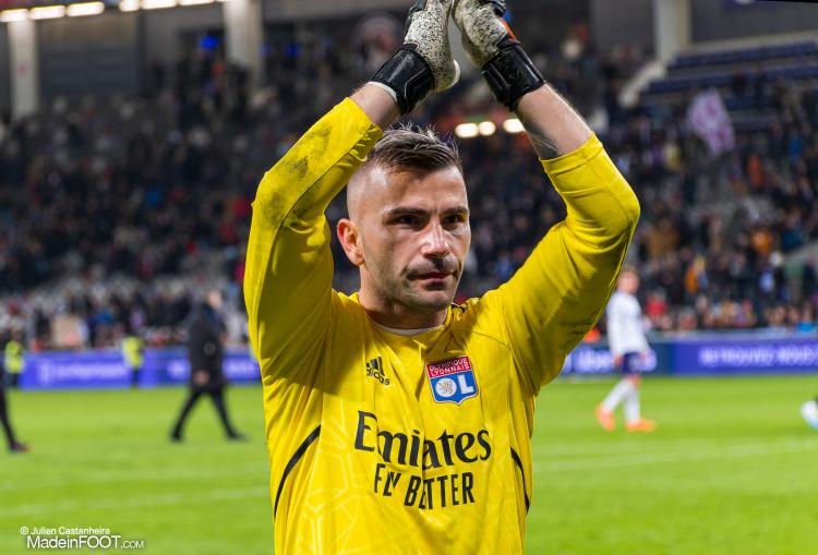 OL - Pierre Sage évoque la hiérarchie des gardiens mise en place à l'OL