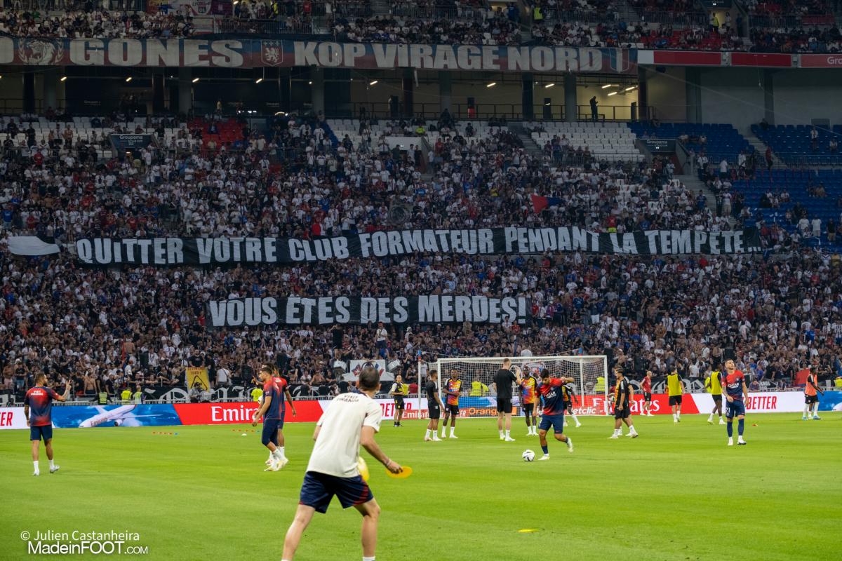 OL - Les Supporters Lyonnais Affichent Des Banderoles Cinglantes Sur ...