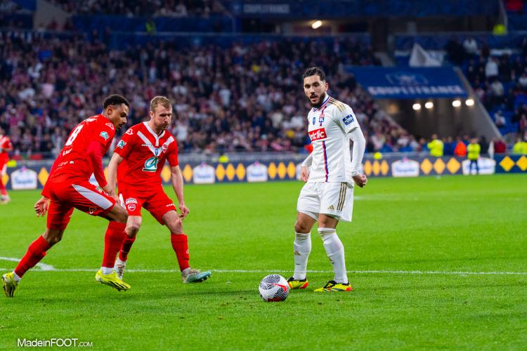 Mercato - Finalement, Rayan Cherki pourrait prolonger à l'OL !