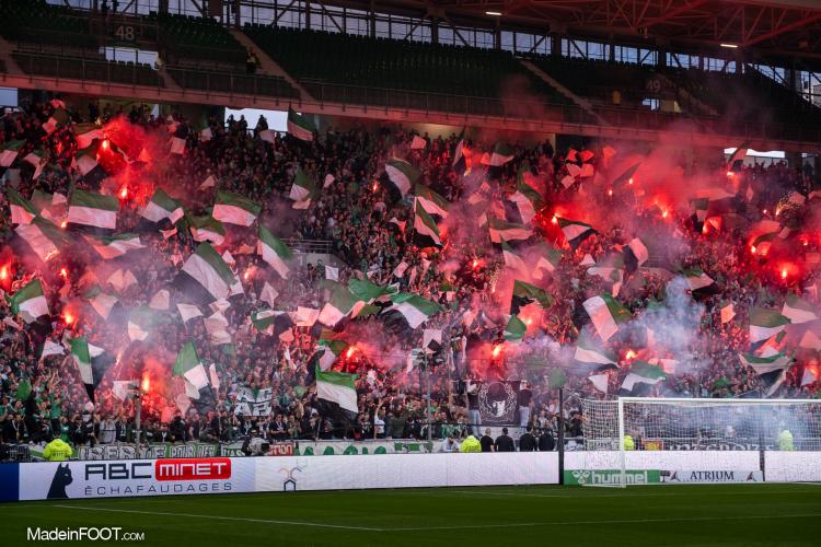 Ligue 1 - ASSE - OL : le coup d'envoi du derby retardé par les fumigènes