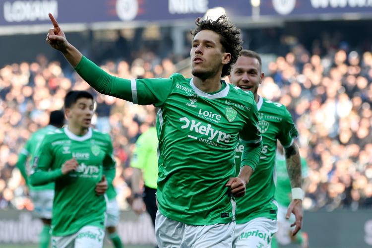 Ligue 1 - ASSE - OL : Lucas Stassin ouvre le score pour l'ASSE (vidéo)