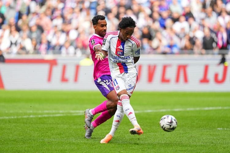 OL - Le sublime but collectif des Gones face au TFC (vidéo)
