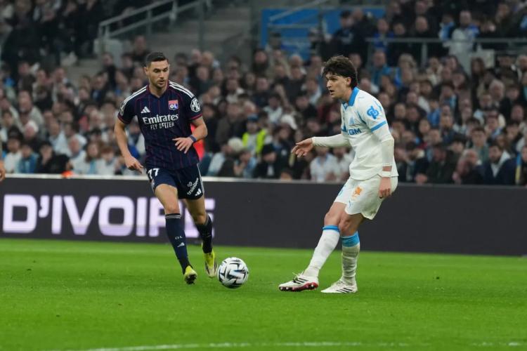 OL - Paulo Fonseca annonce un pépin physique pour Roman Yaremchuk