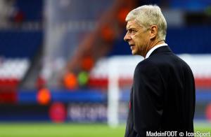 Aulas défend Wenger.