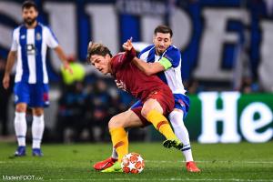 Le capitaine de Porto à la lutte lors de la victoire de son équipe face à la Roma.