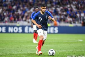 Fekir sur le banc